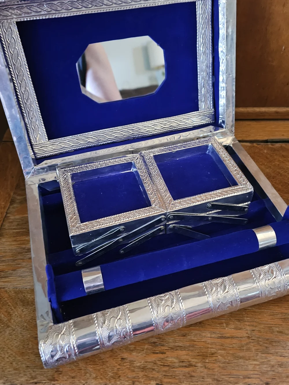 Vintage Silver-Tone Accordion Jewelry Box Vanity Case w/ Mirror – Blue Velvet